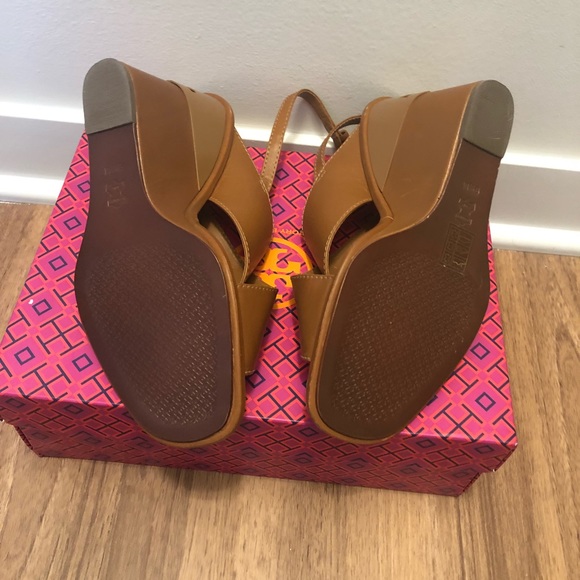 NIB Tory Burch Leather Wedges! - Picture 4 of 5